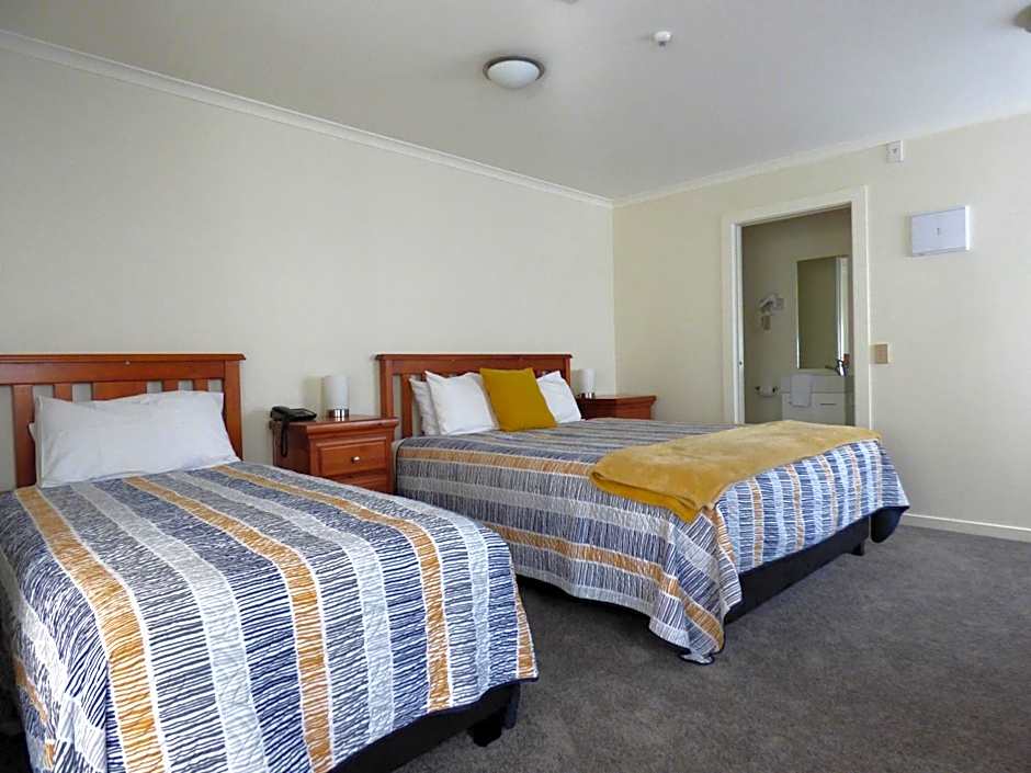 Sahara Deluxe Studios