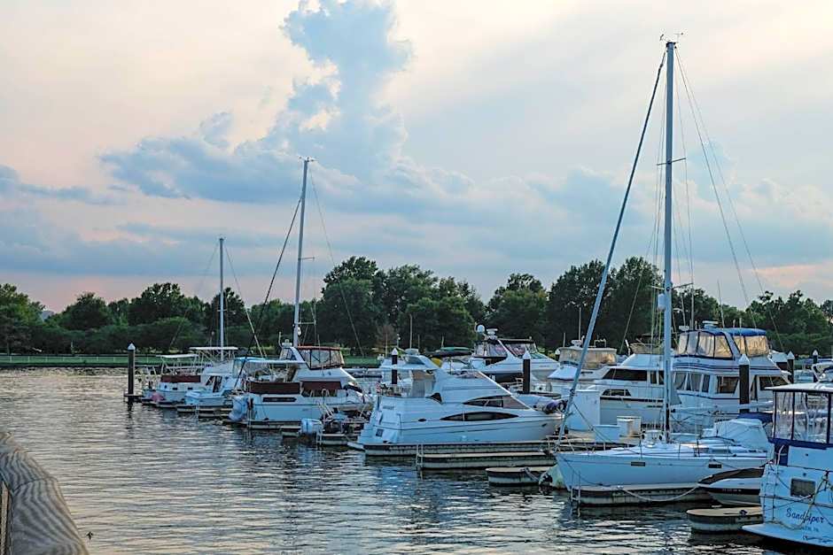 Holiday Inn Arlington at Ballston By IHG