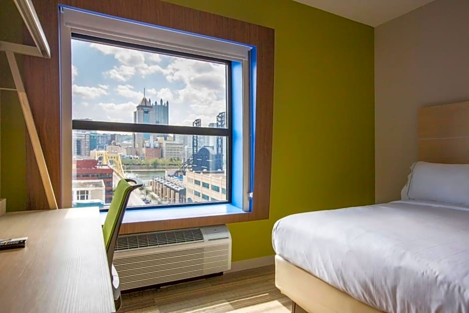 Holiday Inn Express & Suites Pittsburgh North Shore By IHG