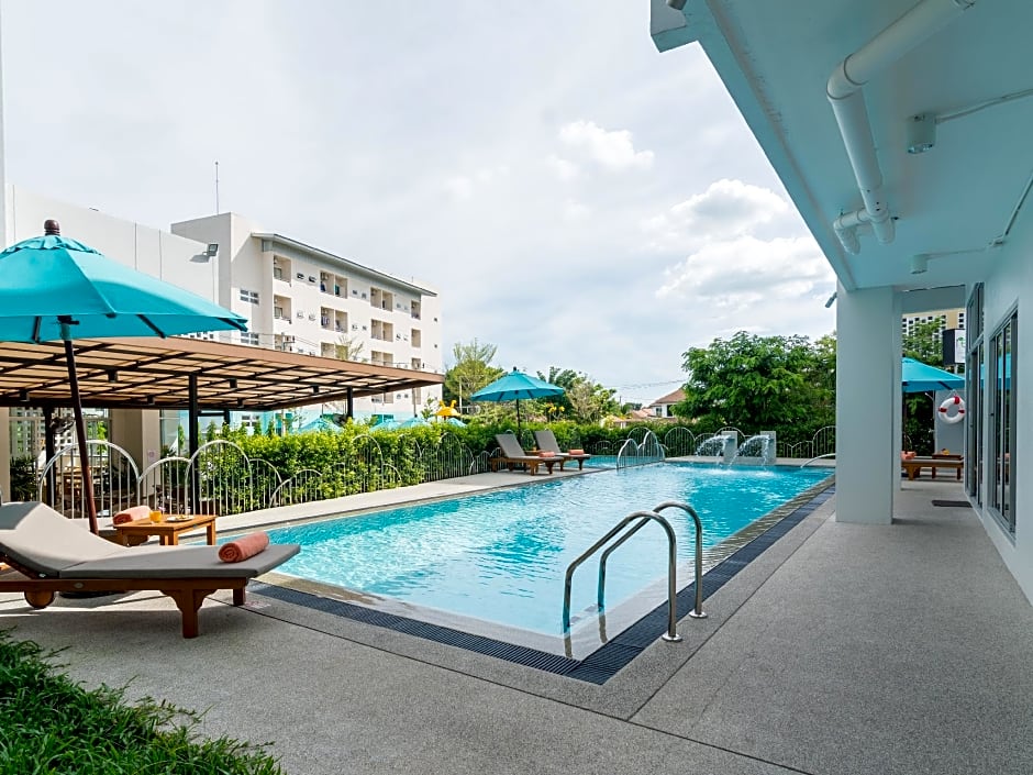 Recenta Suite Phuket Suanluang