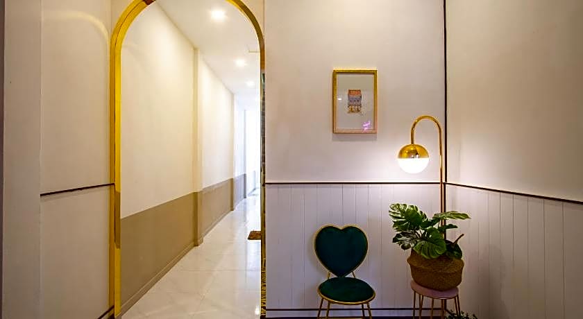 Isara Boutique Hotel and Cafe