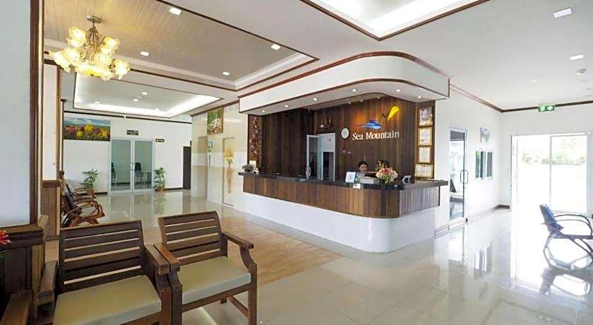 Sea Mountain Khanom Hotel