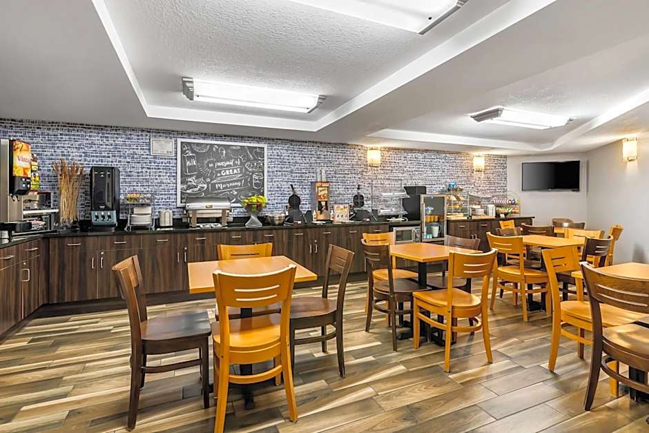 AmericInn by Wyndham Crookston U of M Crookston