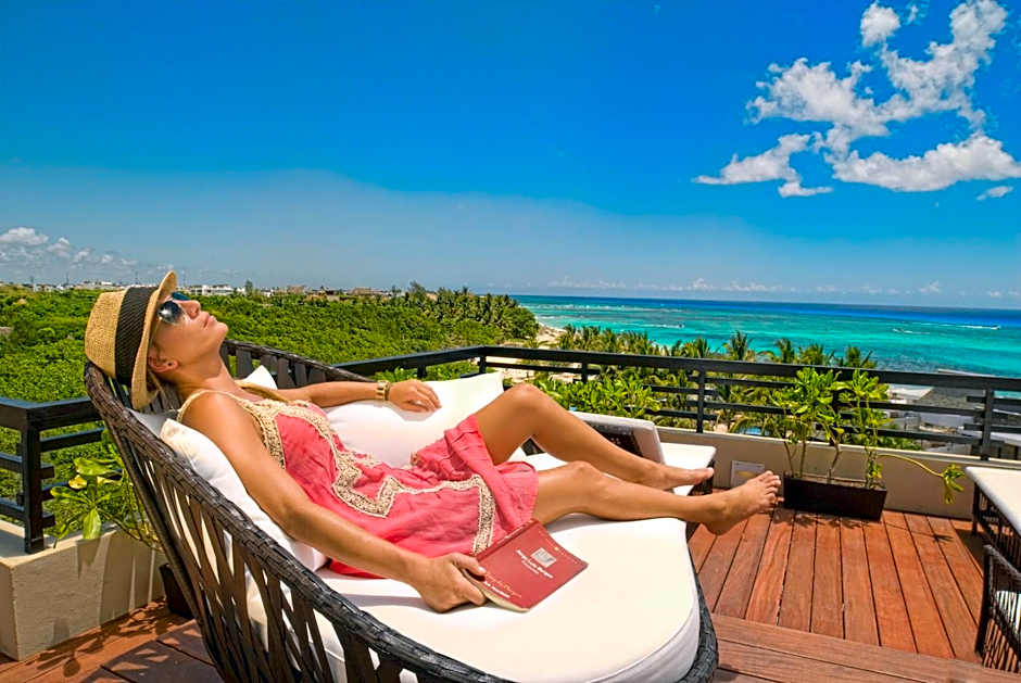 La Divina by Aldea Thai