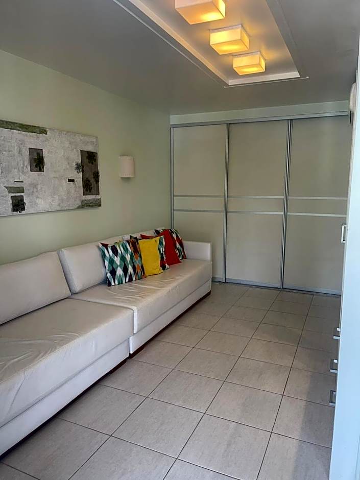 Flat NANNAI RESIDENCE