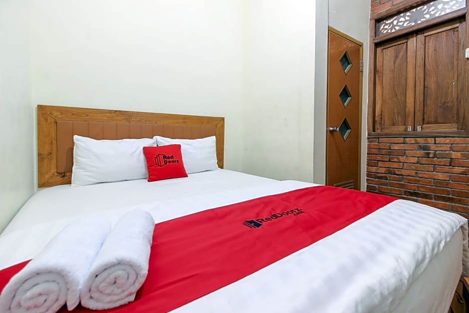 RedDoorz near AMIKOM Yogyakarta 2