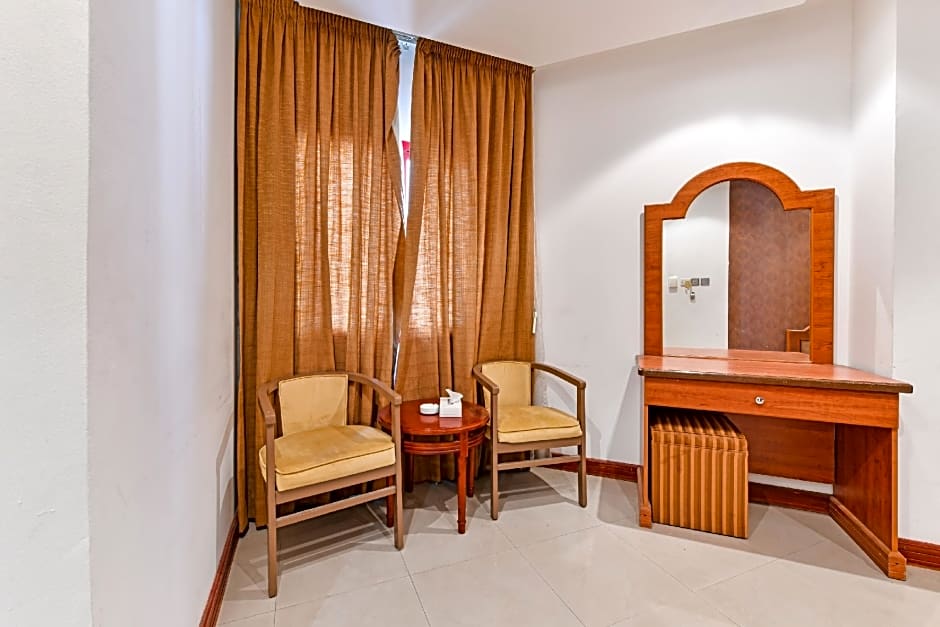 OYO 118 Revira Hotel