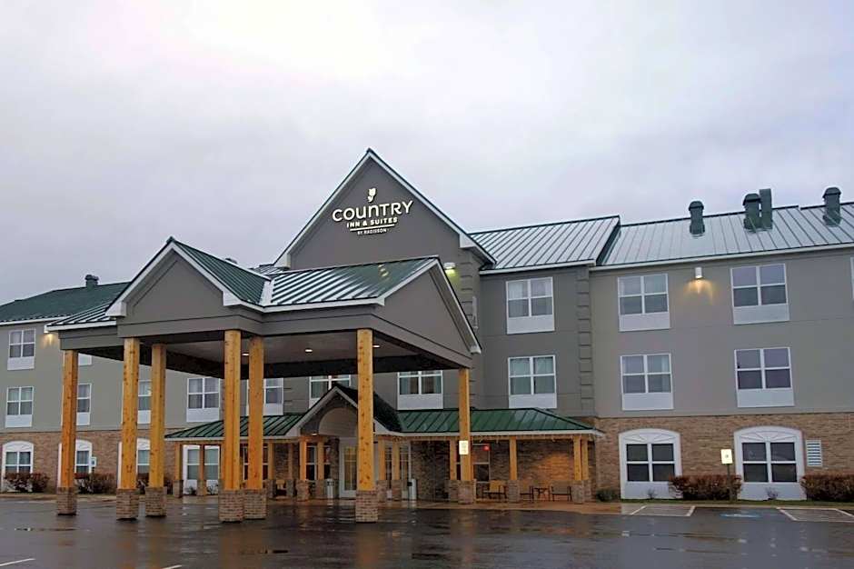 Country Inn & Suites by Radisson, Houghton, MI