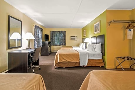 4 Double Beds, Nonsmoking