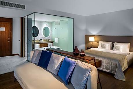 Corner Suite with Golden Horn View