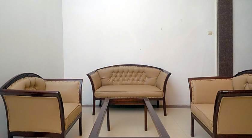 RedDoorz Syariah near Alun Alun Temanggung