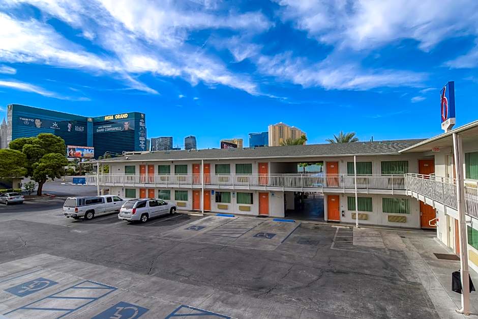 Capital O Tropicana Ave Casino & Hotel Vegas – Las Vegas, NV