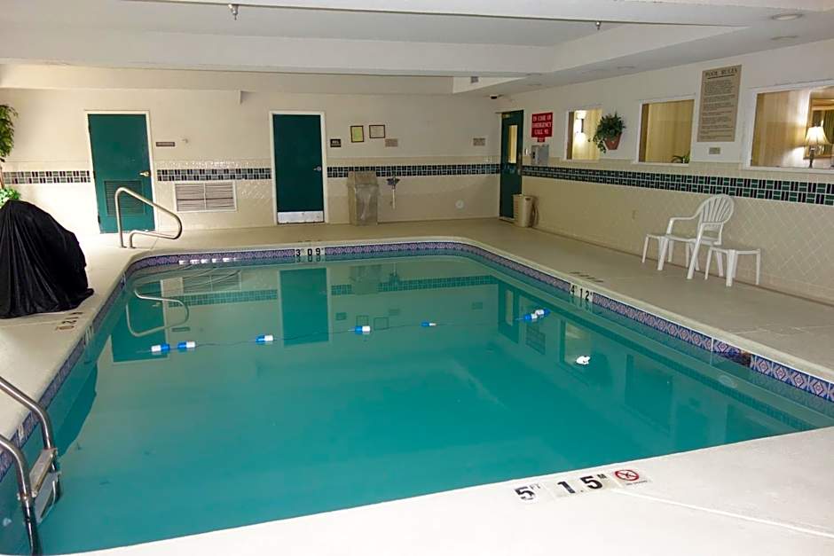 Country Inn & Suites by Radisson, McDonough, GA