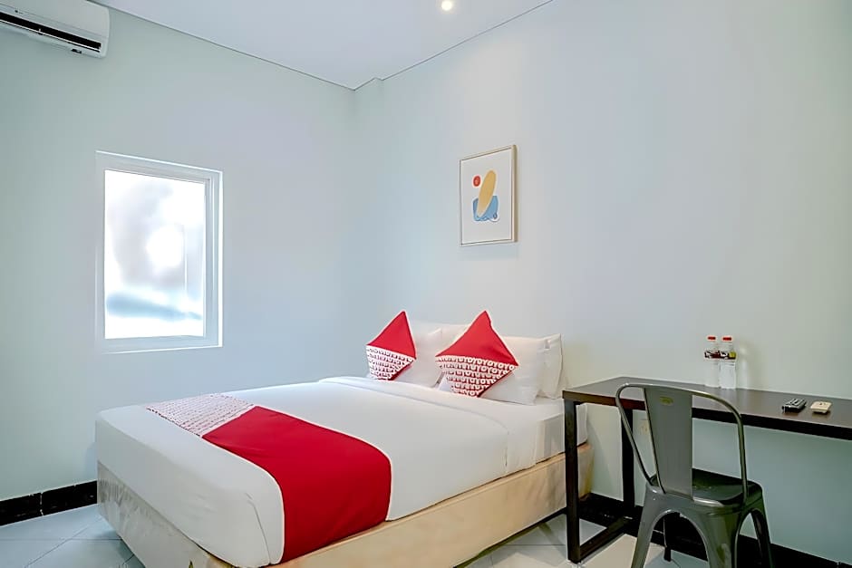 Hotel O Makassar near Mall Panakukkang formerly Sayang Home Stay