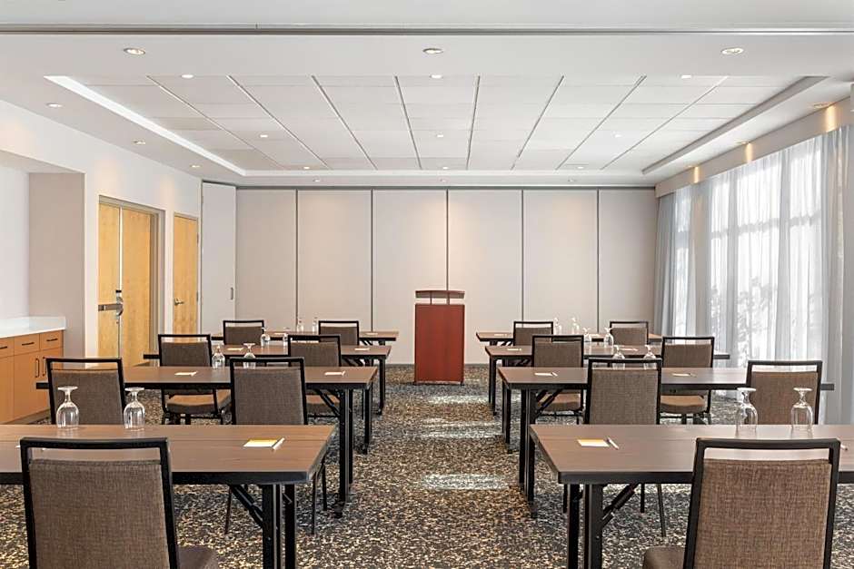 Hampton Inn & Suites by Hilton Langley-Surrey