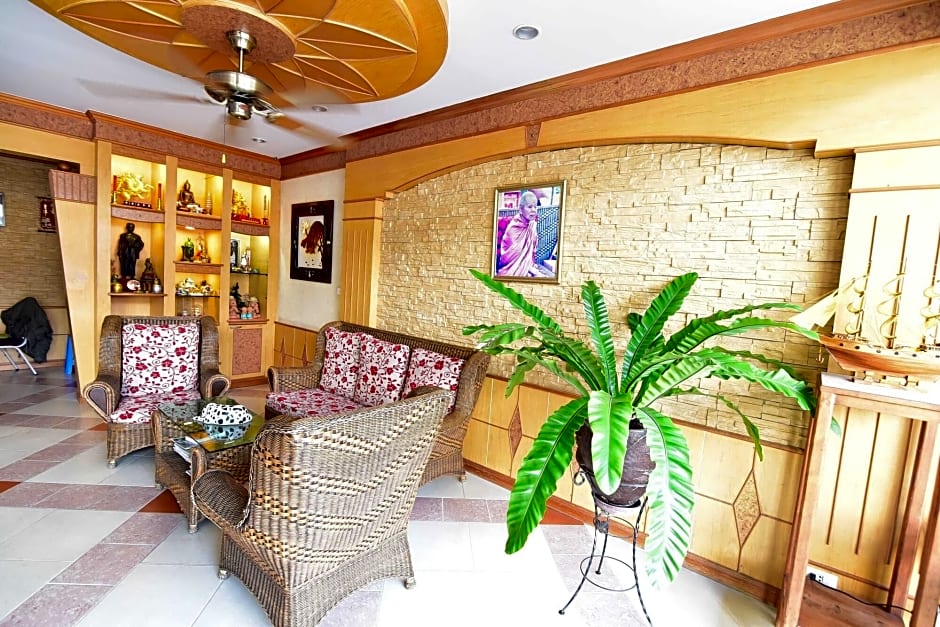 Sansabai House Hotel