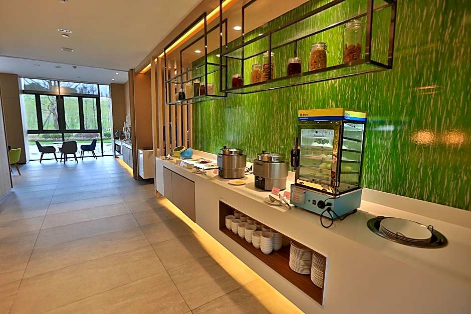 Holiday Inn Express Emei Mountain By IHG