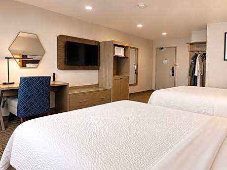 Standard Room with Two Queen Beds