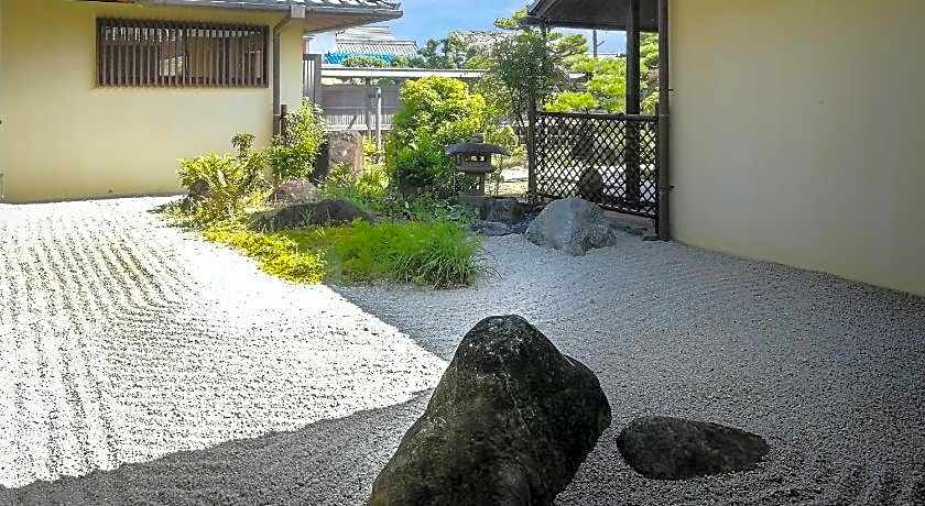 Pine Villa-Kansai International Airport