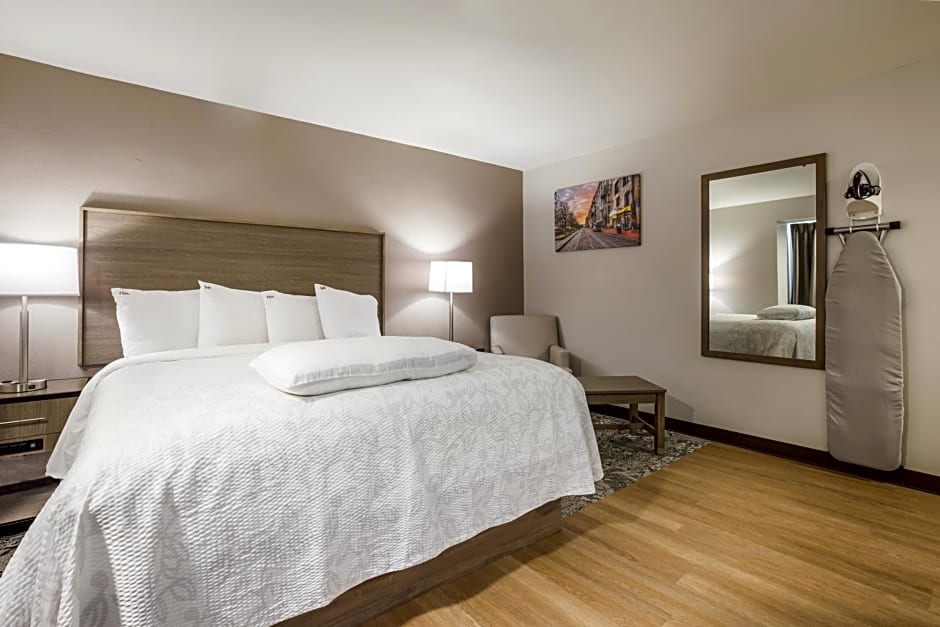 Red Roof Inn PLUS+ & Suites Savannah – I-95
