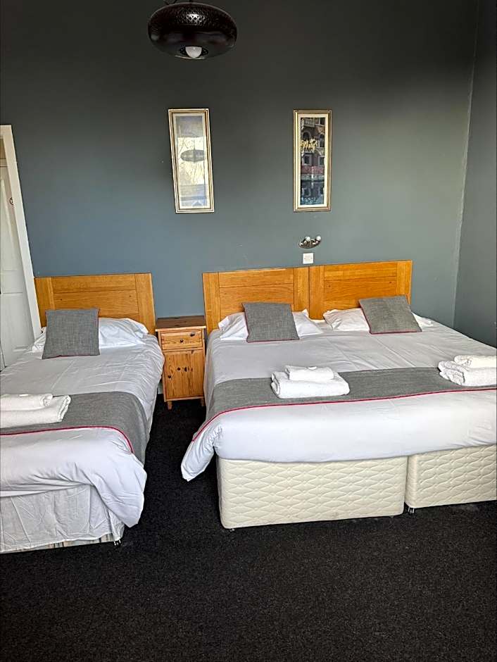 The Hillside Hotel & Restaurant