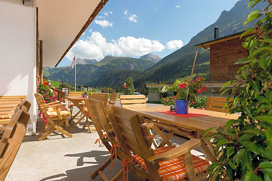 Gasthaus & Pension Alphorn