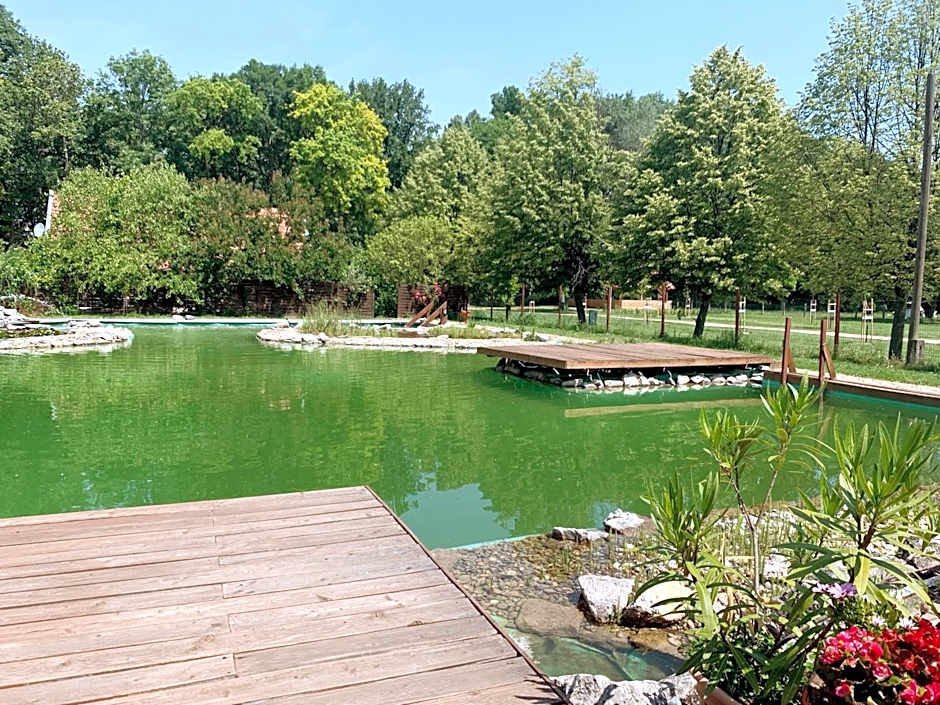 Aranykert Apartmanok Vének