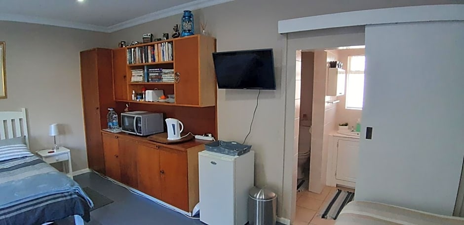 Dennecres4GuestRooms