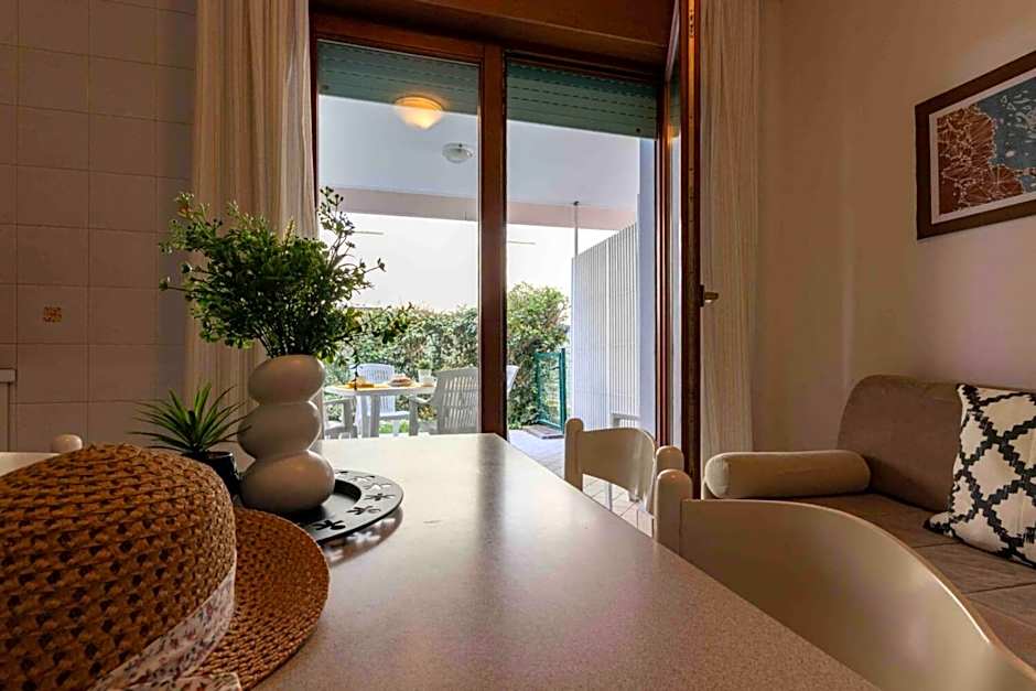 Welcoming flat just a short walk from the sea