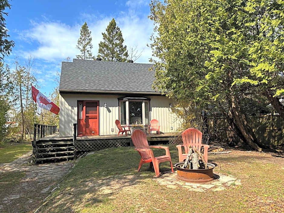 The Louise - Artistic Haven by the Beach