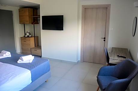 Suite with Mountain View