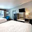 Days Inn & Suites by Wyndham Moncton