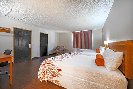 Premium 2 Queen Bed with Kitchenette