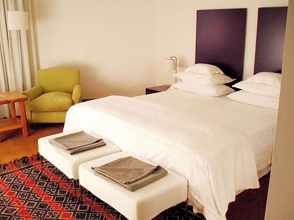 Isla Victoria Lodge