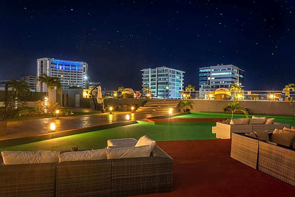 Suites Malecon Cancun