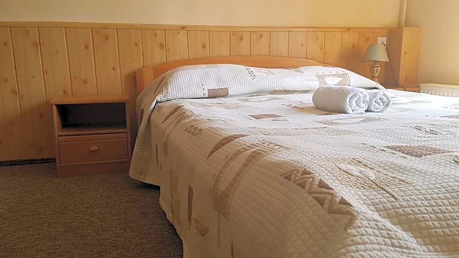 Folwark Tumiany Pokoje & Restauracja