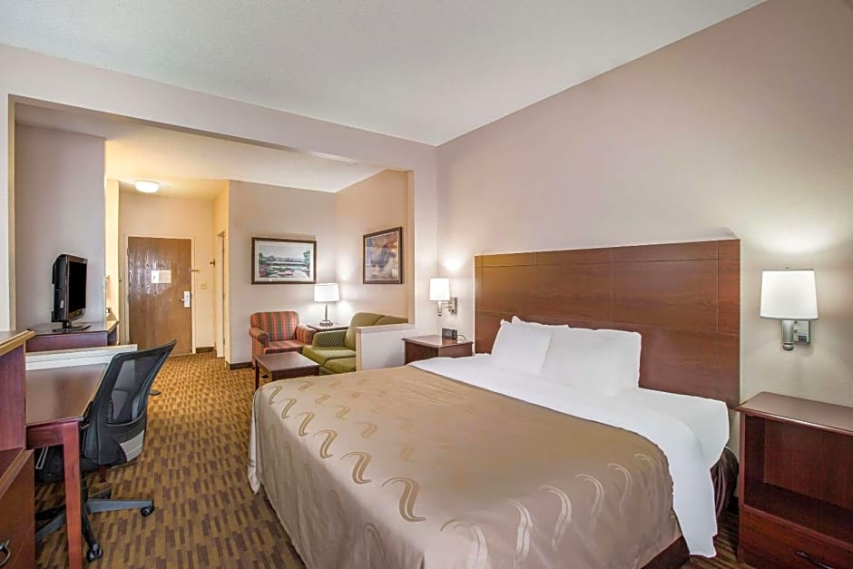 Quality Inn & Suites Lawrence - University Area