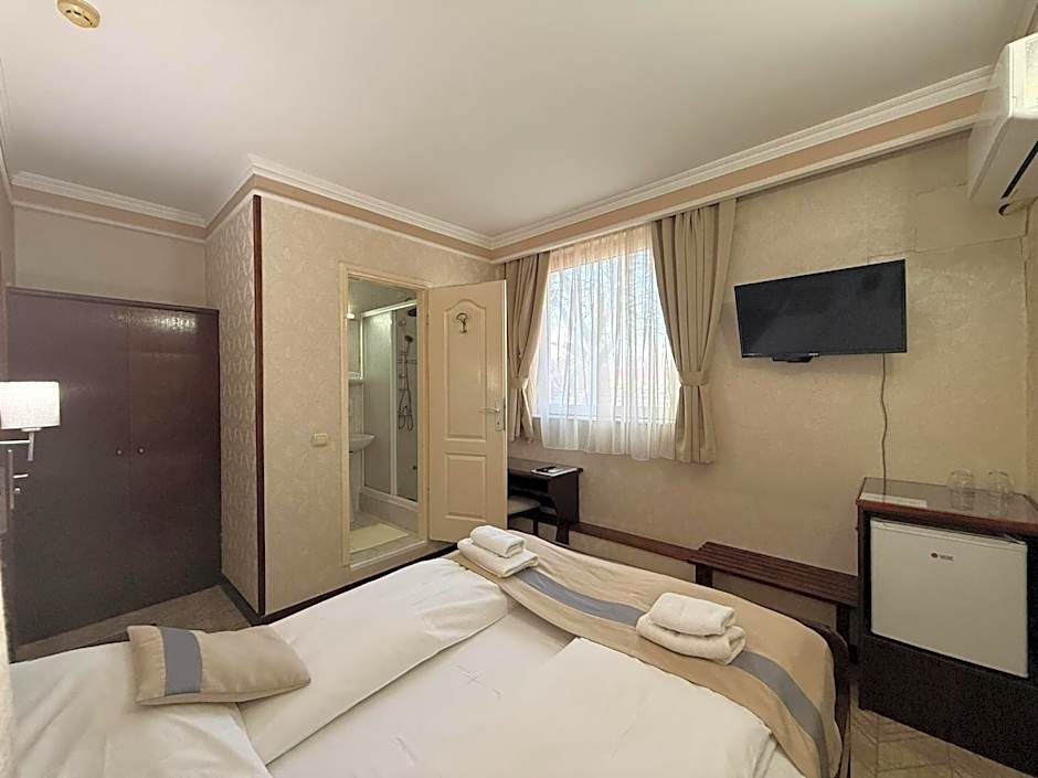 Garni Hotel Lav