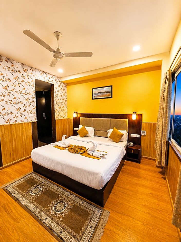 Royal Palm - Hotel Near Udaipur Railway Station
