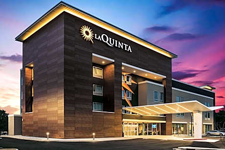 La Quinta Inn & Suites by Wyndham McDonough