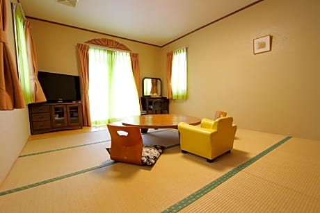 Japanese-Style Quadruple Room