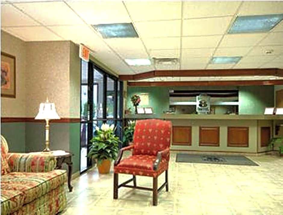 Super 8 by Wyndham Erwin