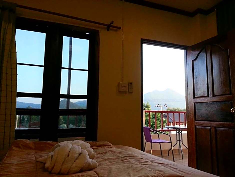 Chiangkhan See View Guest House