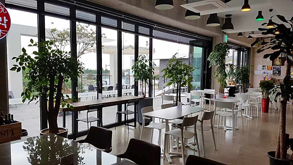 CNB Hotel COZYANDBOUTIQUE