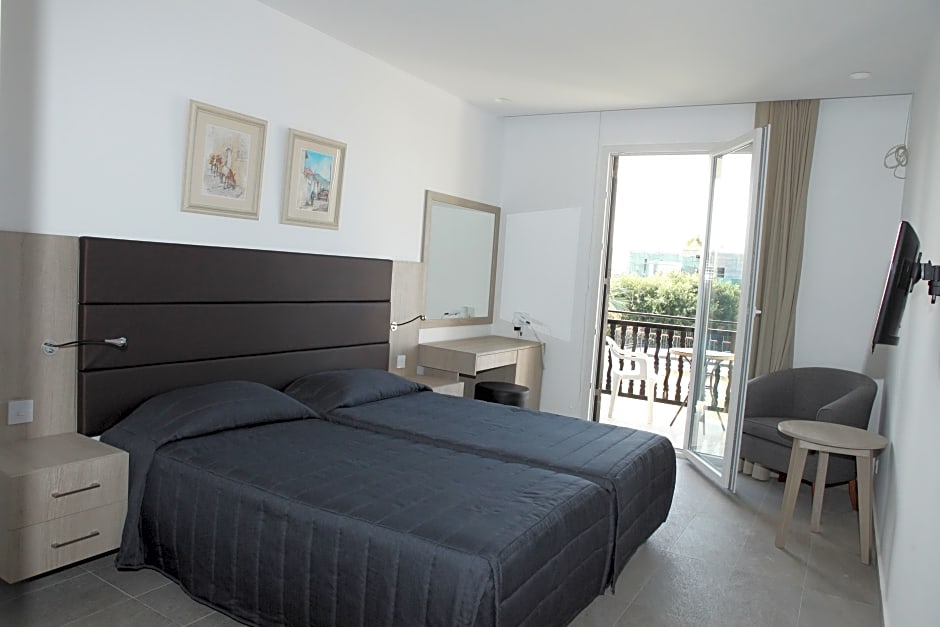 Foto 1 di 3 di Deluxe 1 Double Bed or 2 Beds