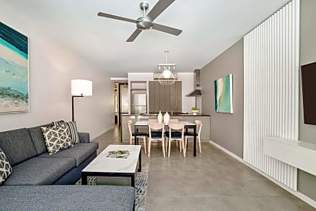 1 Bedroom Deluxe Suite