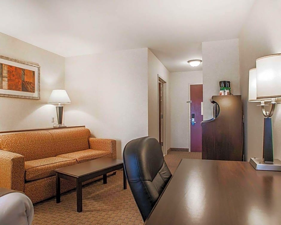 Tapa Hotel, Inn & Suites