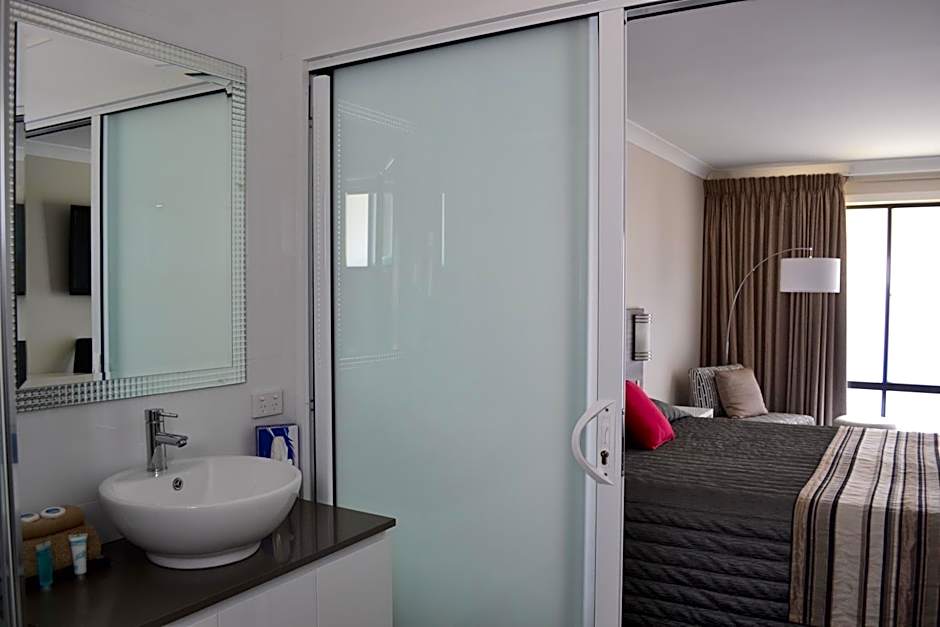 Cattlemans Country Motor Inn & Serviced Apartments