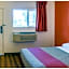 Motel 6-Bakersfield, CA - Convention Center