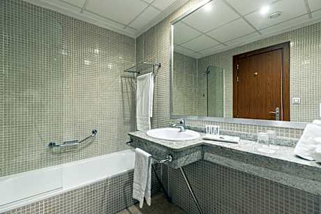STANDARD TWIN (2 ADULTS)